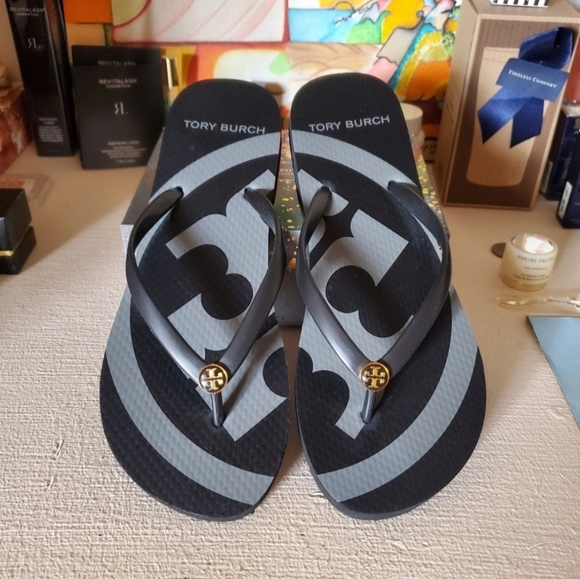 Tory Burch Flip Flops 9 M Discontinued design